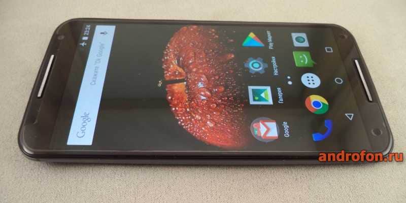 Motorola X2 с глянцевым стеклом 2.5D.
