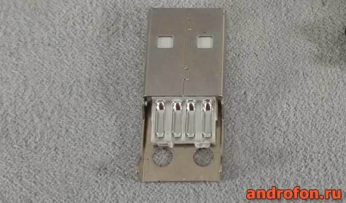 Разъем USB разборного типа.