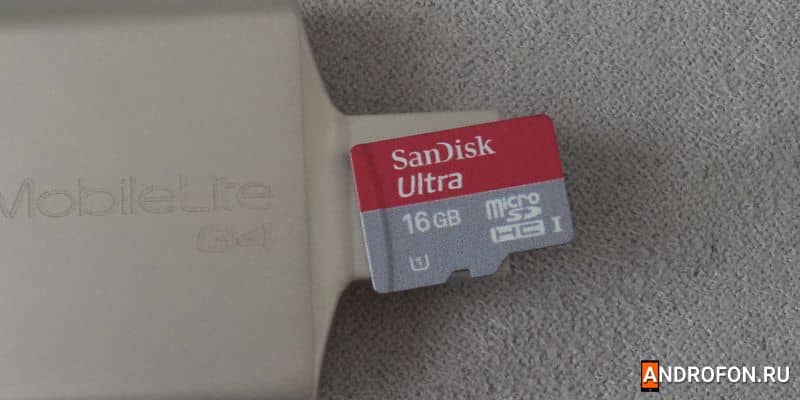 карта памяти MicroSD.