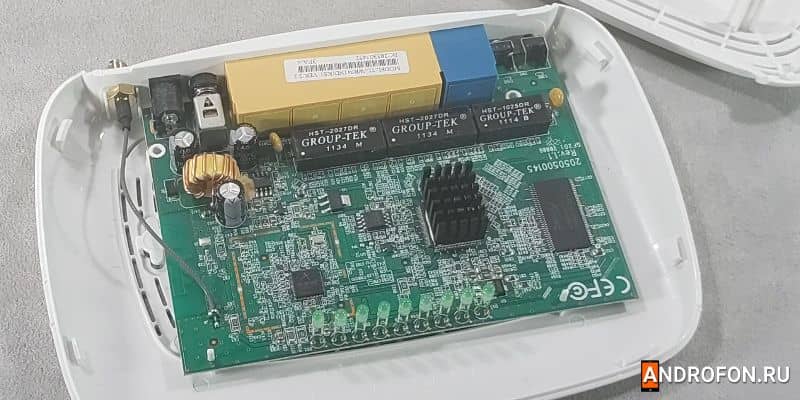 Роутер TL-WR741ND в разобранном состоянии.
