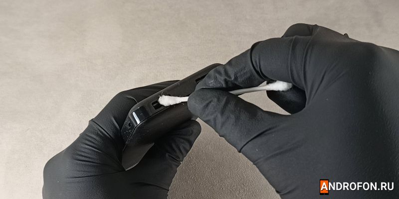 Для крупных разъемов может понадобится несколько чисток.