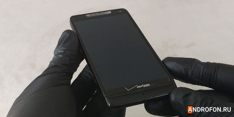 Телефон с установленной ПЭТ пленкой.